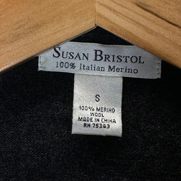 Susan Bristol 100% Italian Merino Wool Gray Cardigan Sz Small Minimalist Preppy - Picture 5 of 5